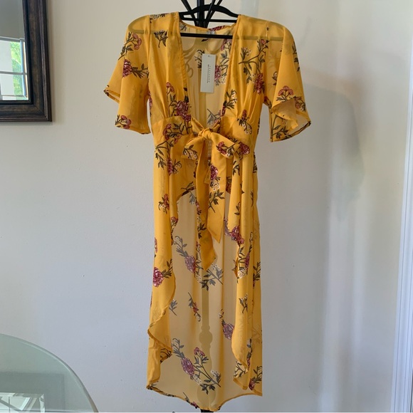 NWT FeathersNYC High Low Sheer Floral Wrap/Cover Up Size Small - Picture 2 of 12